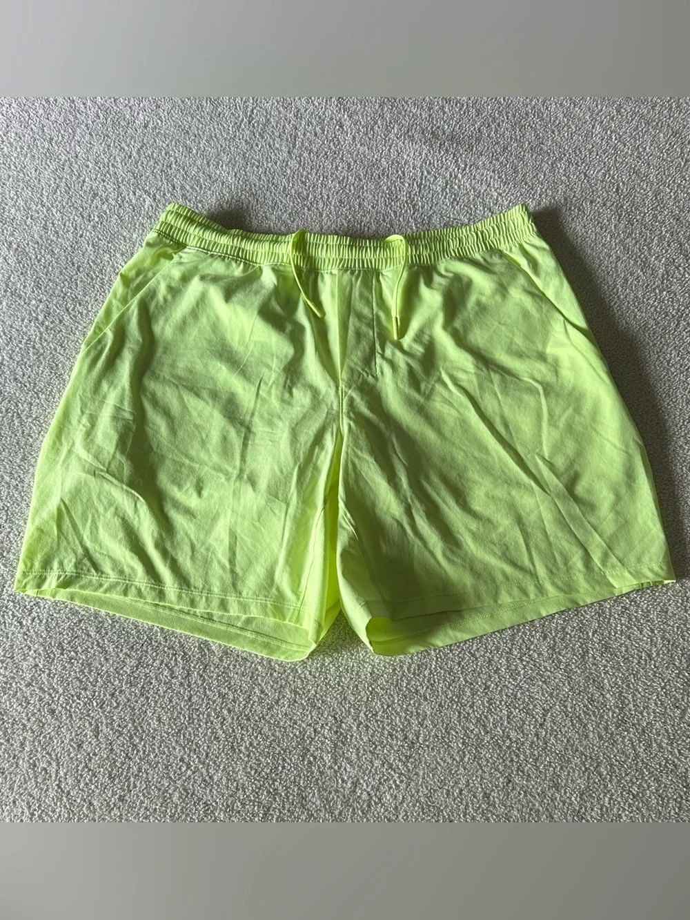 Lululemon pace breaker lined men’s Shorts